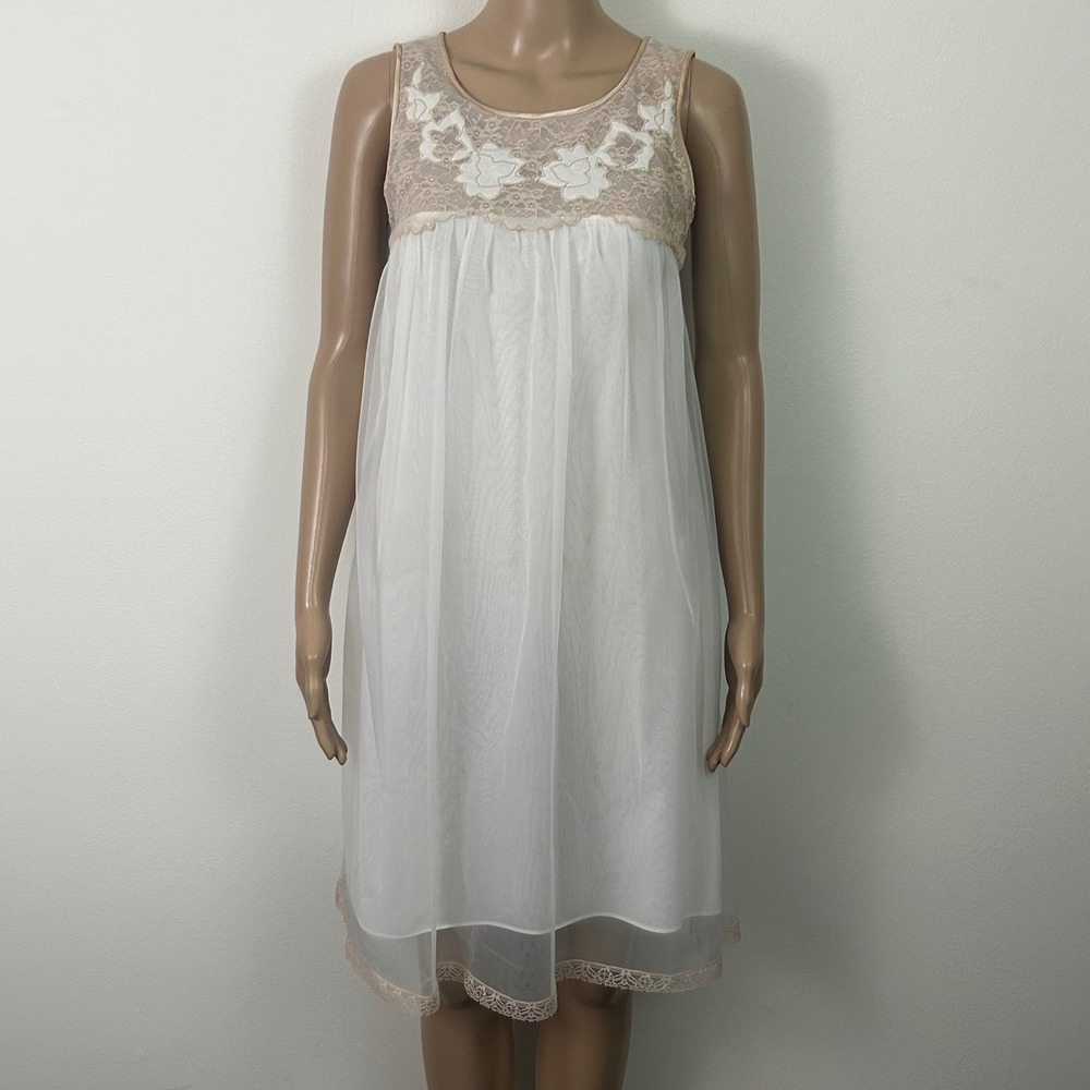 Vintage Movie Star White Nylon Sheer  Lace Floral Nightgown Lined Medium